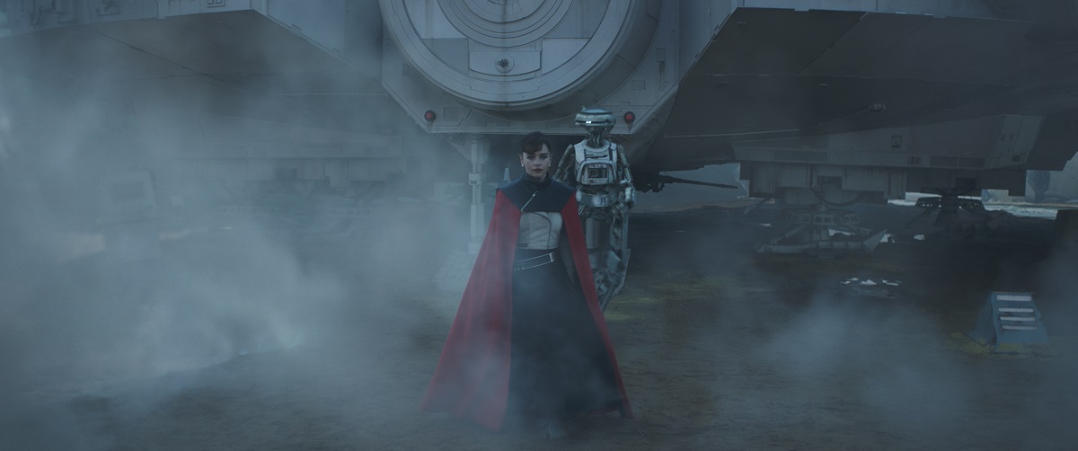 Emilia Clarke is Qi’ra and Phoebe Waller-Bridge is L3-37 in SOLO: A STAR WARS STORY.
